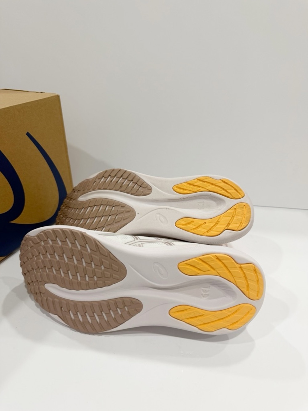 Asics Women's GEL-Pulse 16 running shoe - Picture 9 of 12